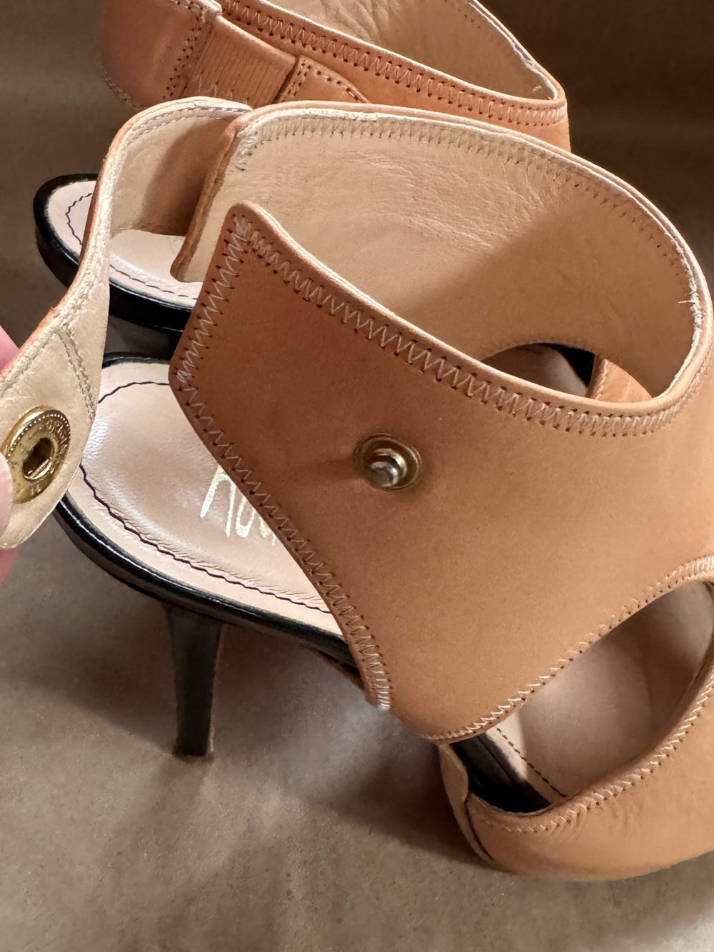 Jerome C Rousseau Beige and Black Patent Leather Open Toe Platform 5” Heels. 40 - Picture 6 of 13